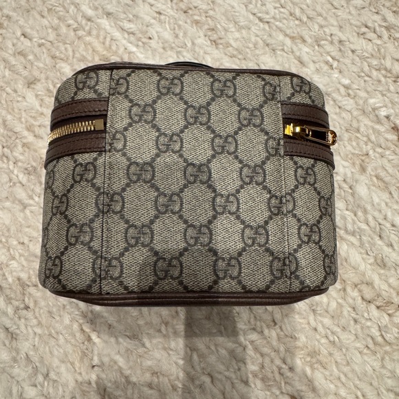 Gucci Women's Ophidia Cosmetic Case Beige GG Supreme w Red Ribbon Detail -Unisex - Picture 5 of 7